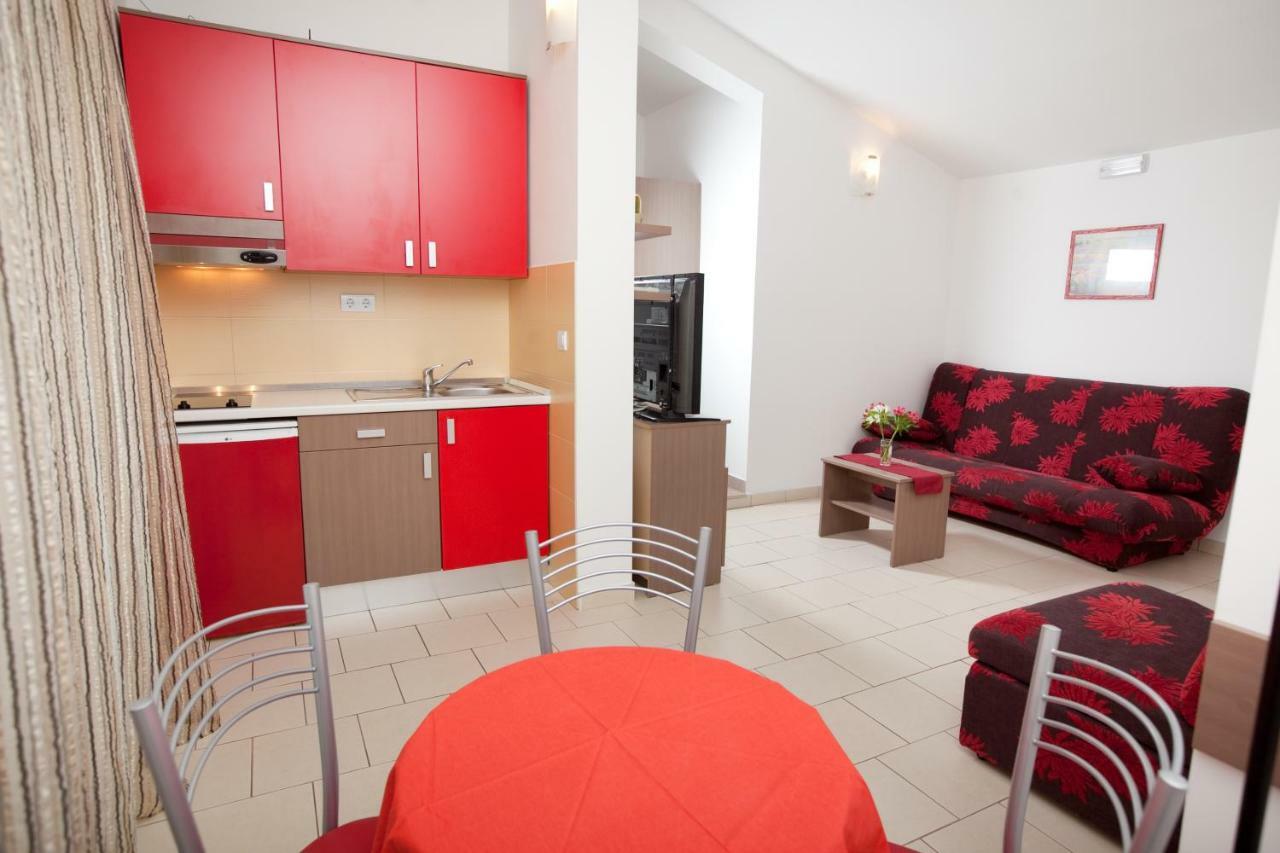 Apartments Smiljka II Tučepi Eksteriør billede