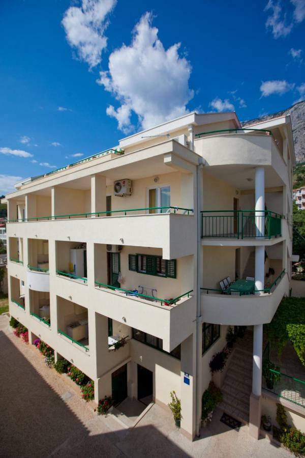 Apartments Smiljka II Tučepi Eksteriør billede